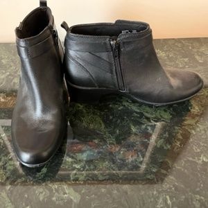 Clarks leather ankle boot